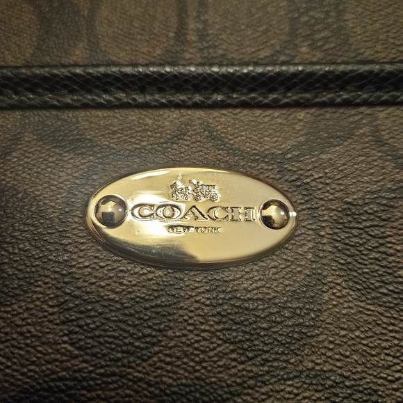 Authentic Coach Crossbody File Bag - Picture 4 of 7